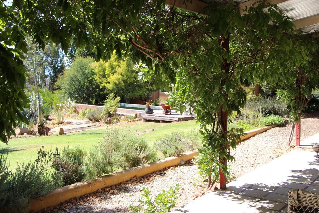 Hebron Guesthouse & Restaurant Citrusdal Luaran gambar